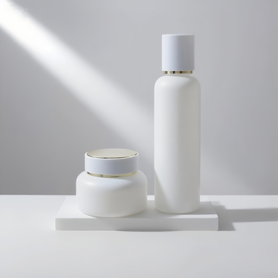 Cena fabryczna 50ml 100ml 120ml Szklane opakowanie do balsamu Pusta biała butelka szklana z pompką do balsamu Zestaw do pielęgnacji skóry i ciała