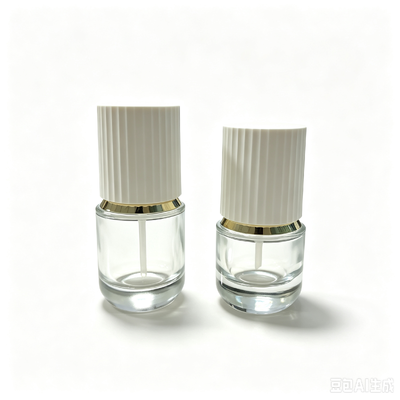 Pusta szklana butelka z pompką 30 ml i 50 ml Pojemnik na kosmetyki z serum i balsamem z prążkowanym białym wieczkiem i złotą pompką do pielęgnacji skóry